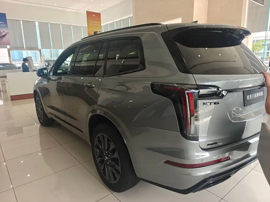 Cadillac XT6 2.0 T 6-seat 4 WD Distinguished Executive Black Label