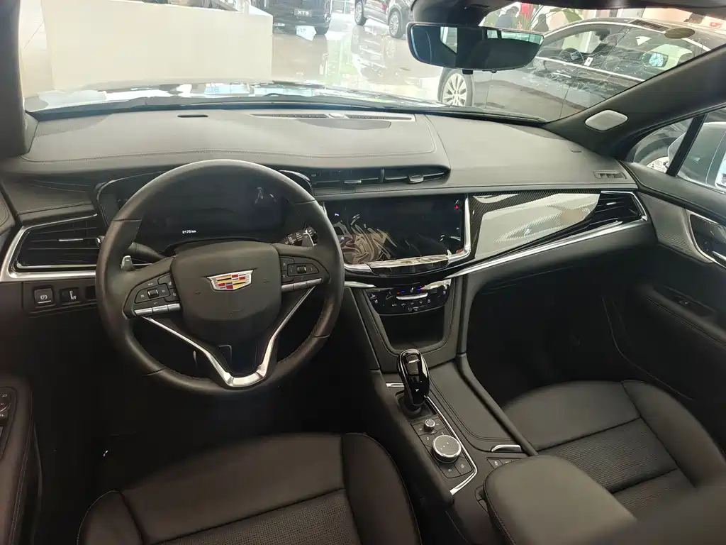 Cadillac XT6 2.0 T 6-seat 4 WD Distinguished Executive Black Label