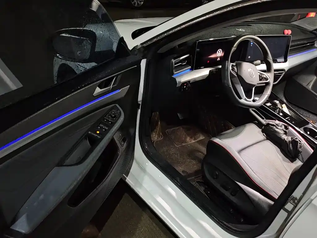 Lamando Lamando L 280 TSI DSG Spicy Cool