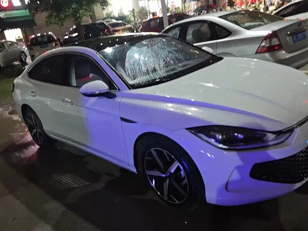 Lamando Lamando L 280 TSI DSG Spicy Cool