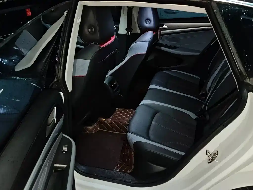 Lamando Lamando L 280 TSI DSG Spicy Cool