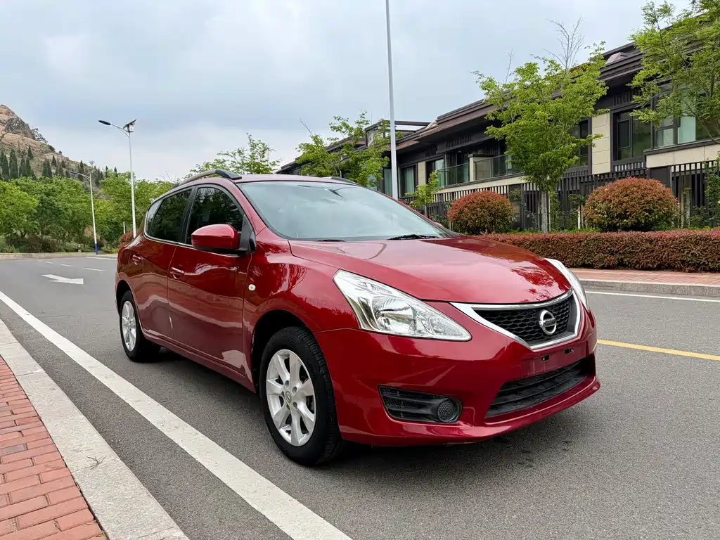 Tiida 1.6 L CVT Comfort