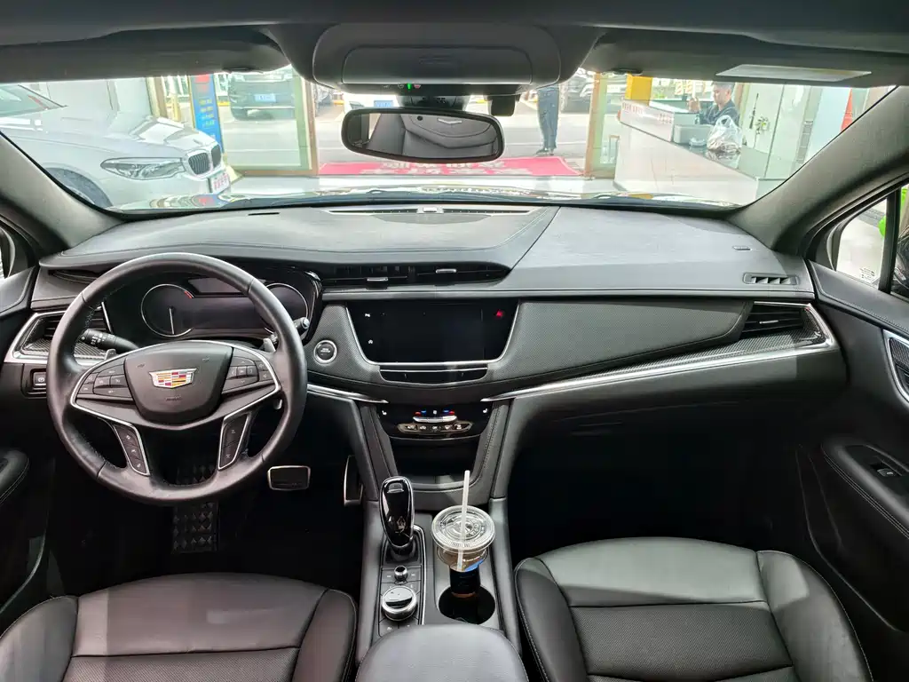Cadillac XT5 2.0 T 4 WD Luxury (Hummingbird)