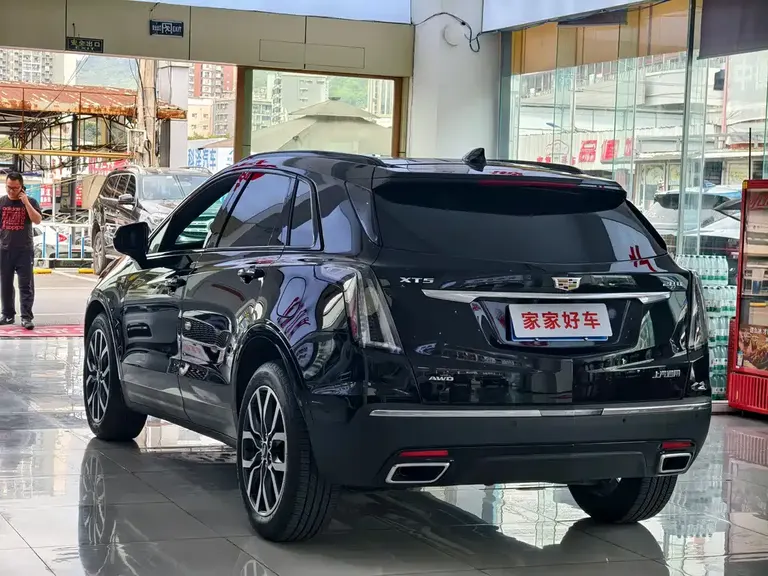 Cadillac XT5 2.0 T 4 WD Luxury (Hummingbird)