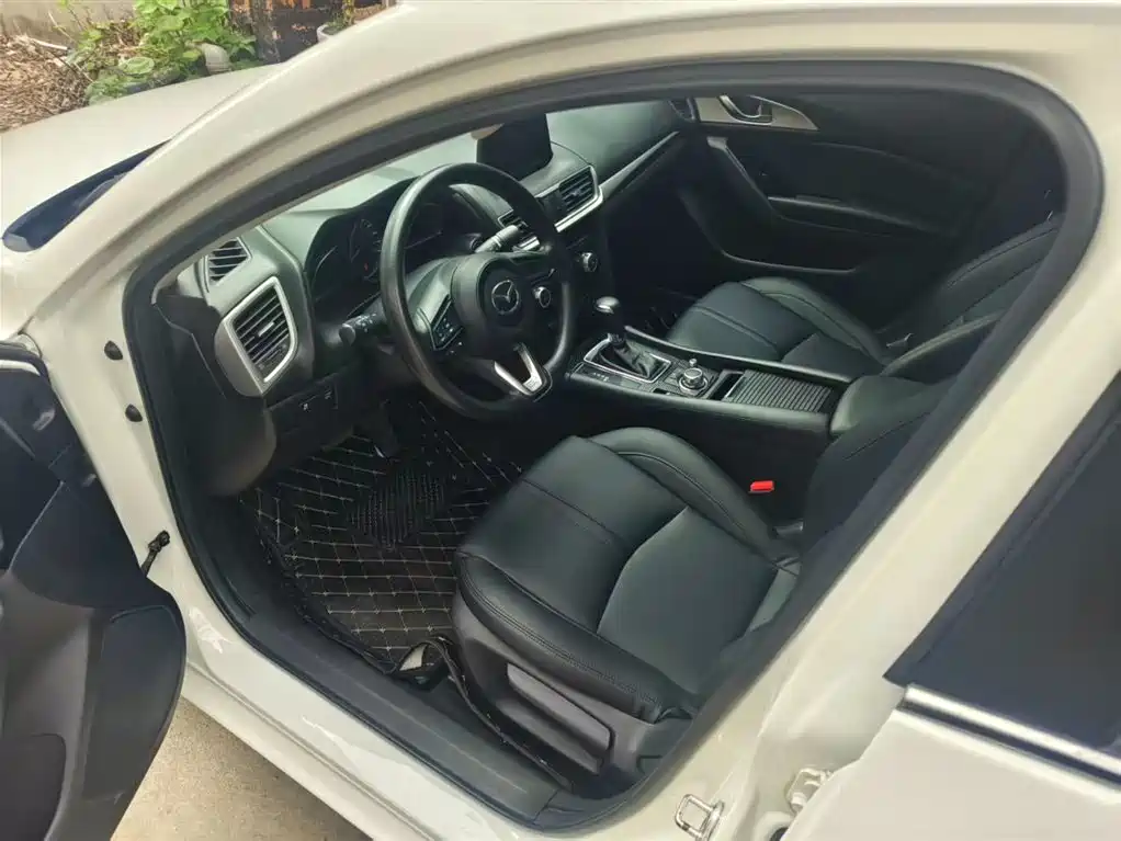 Mazda 3 Axela Sedan 1.5 L Auto Luxury CN-V