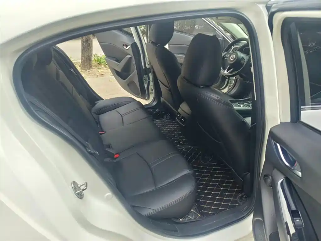 Mazda 3 Axela Sedan 1.5 L Auto Luxury CN-V