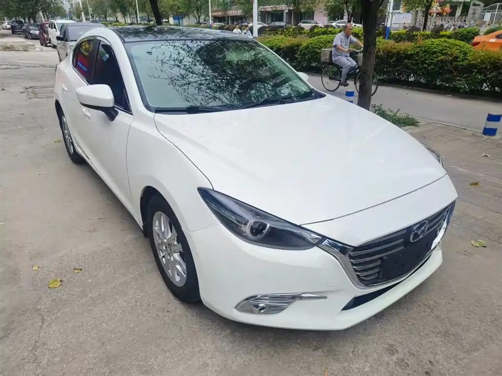 Mazda 3 Axela Sedan 1.5 L Auto Luxury CN-V