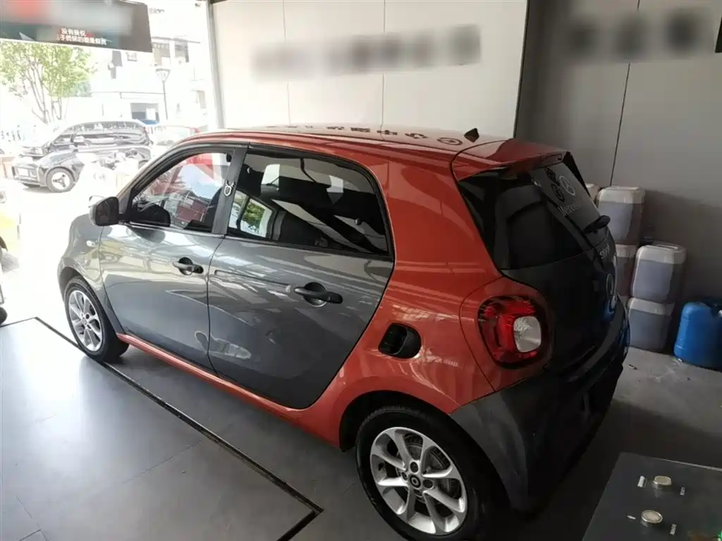 smart forfour 1.0 L 52 kW Agile