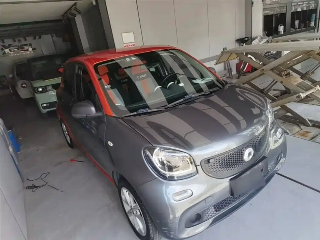 smart forfour 1.0 L 52 kW Agile