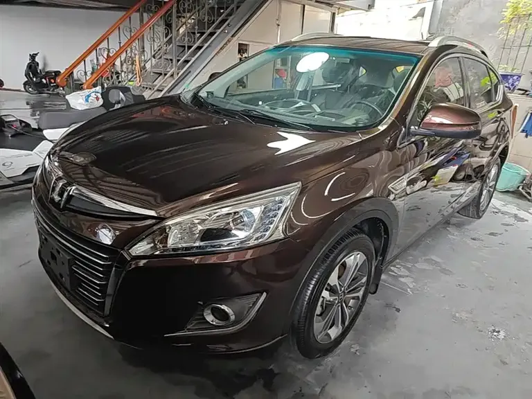 Luxgen URX 6 SUV 1.8 T Smart Supreme