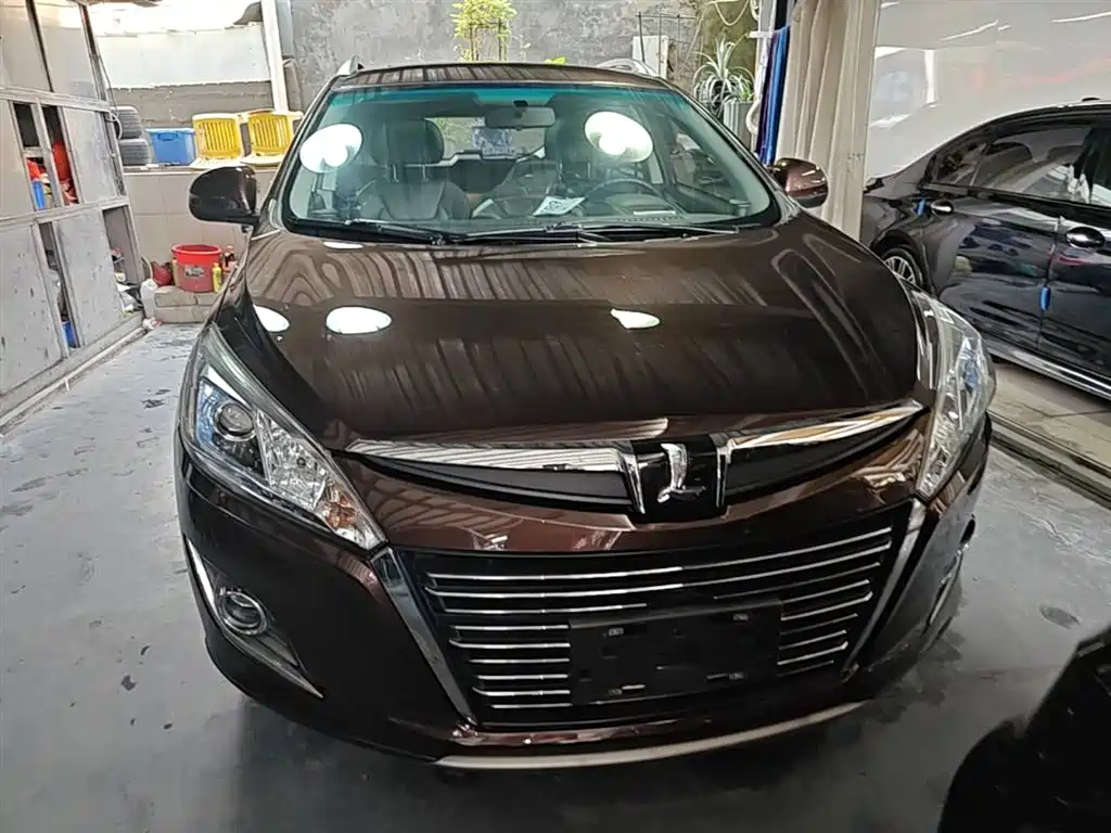 URX 6 SUV 1.8 T Smart Supreme