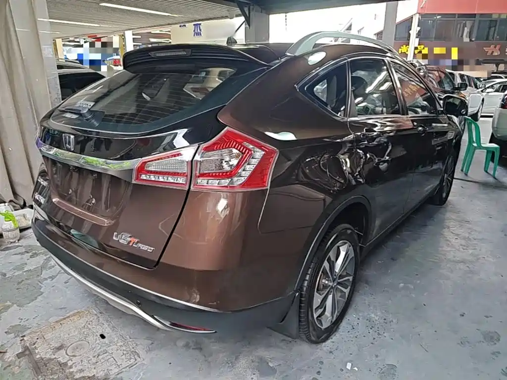 URX 6 SUV 1.8 T Smart Supreme