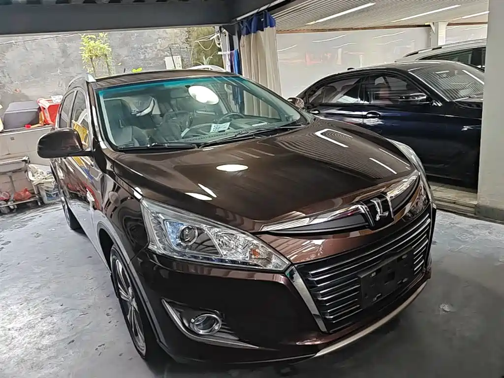 URX 6 SUV 1.8 T Smart Supreme