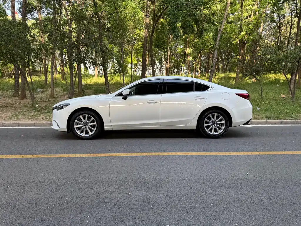 Atenza 2.0 L Blue Sky Luxury CN-V