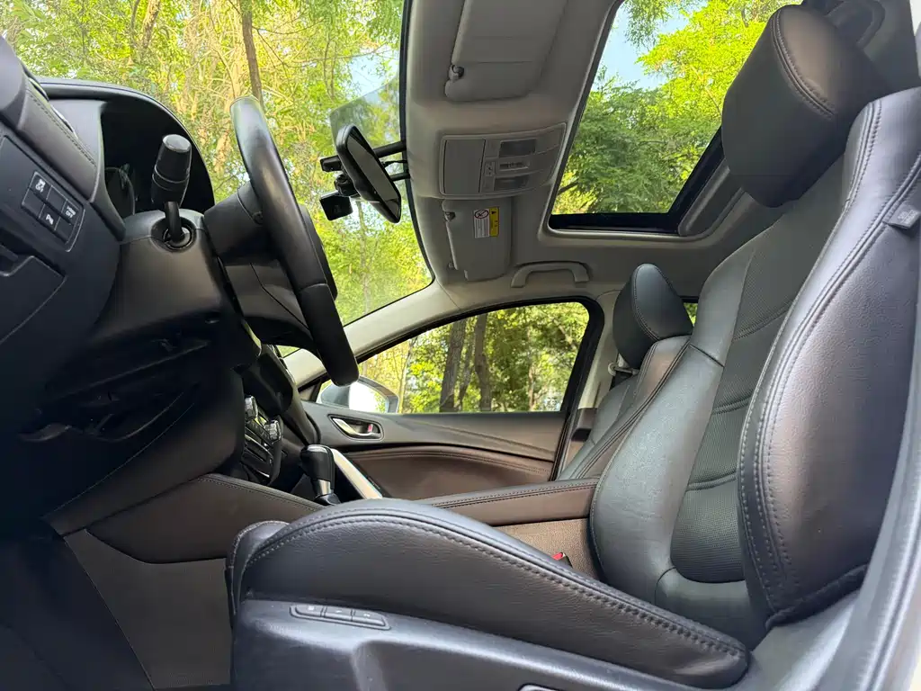 Atenza 2.0 L Blue Sky Luxury CN-V