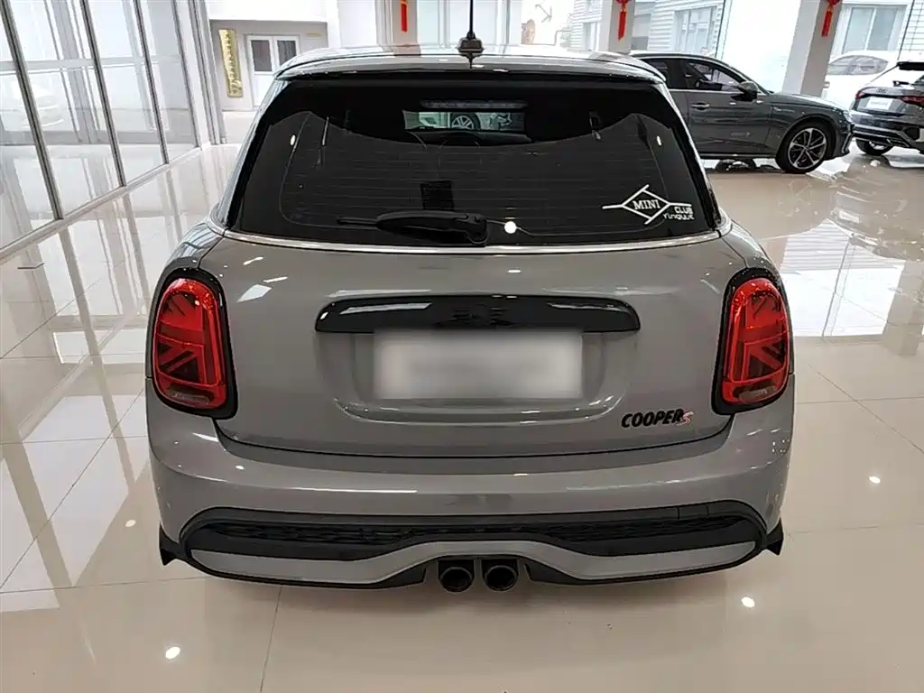 MINI MINI 2022款 改款 2.0 T COOPER S 经典派 五门版