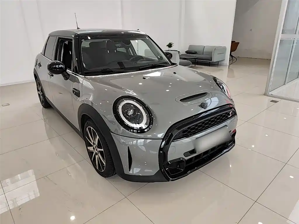 MINI MINI 2022款 改款 2.0 T COOPER S 经典派 五门版