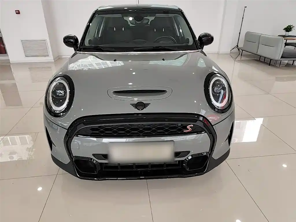 MINI MINI 2022款 改款 2.0 T COOPER S 经典派 五门版