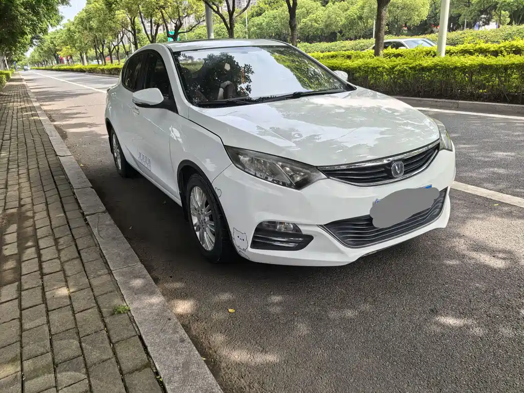 Eado XT 1.6 L Auto Premium Cool CN-IV