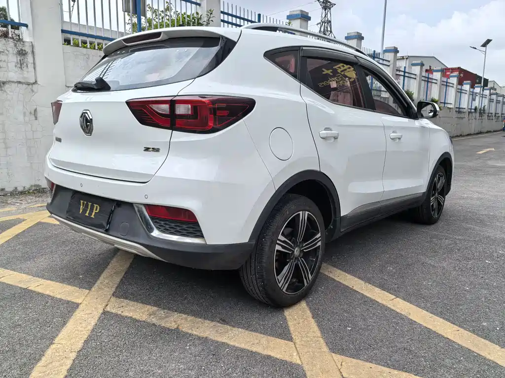 MG ZS 1.5 L Auto Premium Internet CN-V