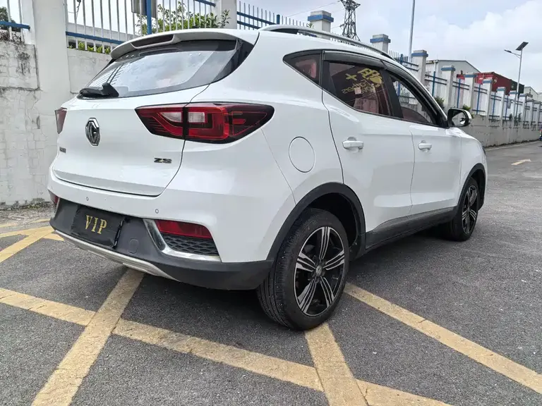 MG ZS 1.5 L Auto Premium Internet CN-V