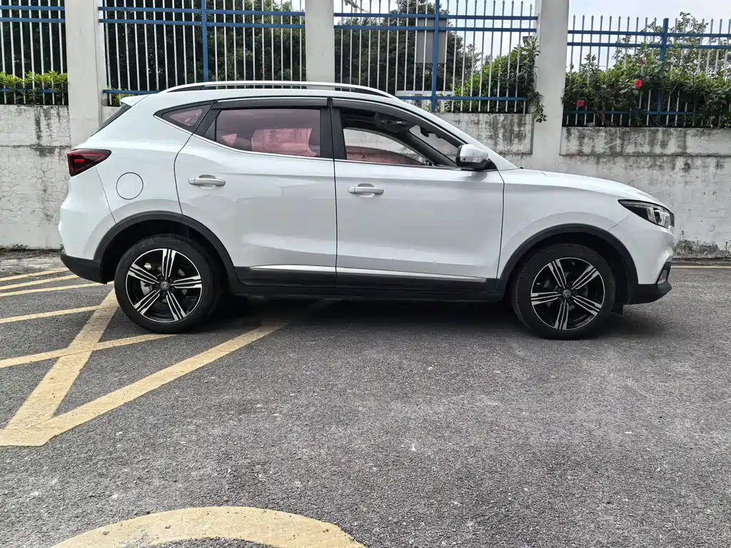 MG ZS 1.5 L Auto Premium Internet CN-V