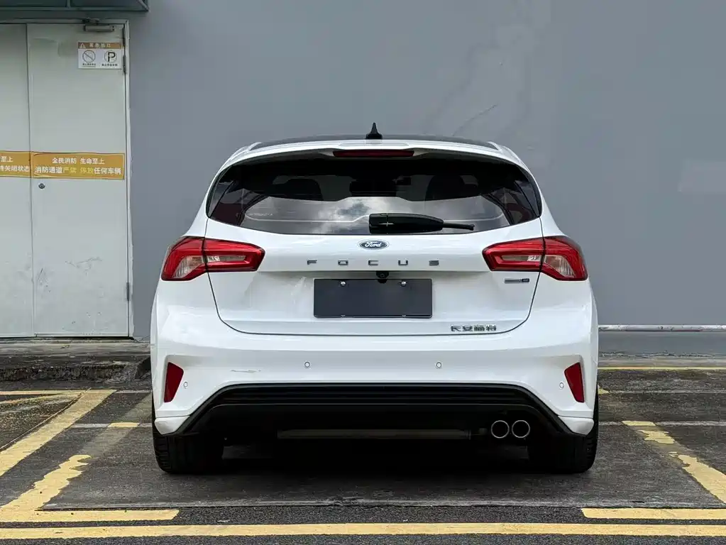 Focus Hatchback EcoBoost 180 Auto ST Line