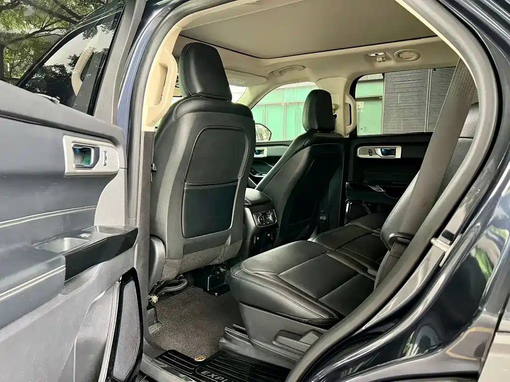 Explorer EcoBoost 285 4 WD Titanium 7-seat