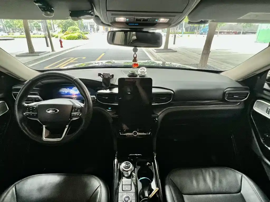 Explorer EcoBoost 285 4 WD Titanium 7-seat
