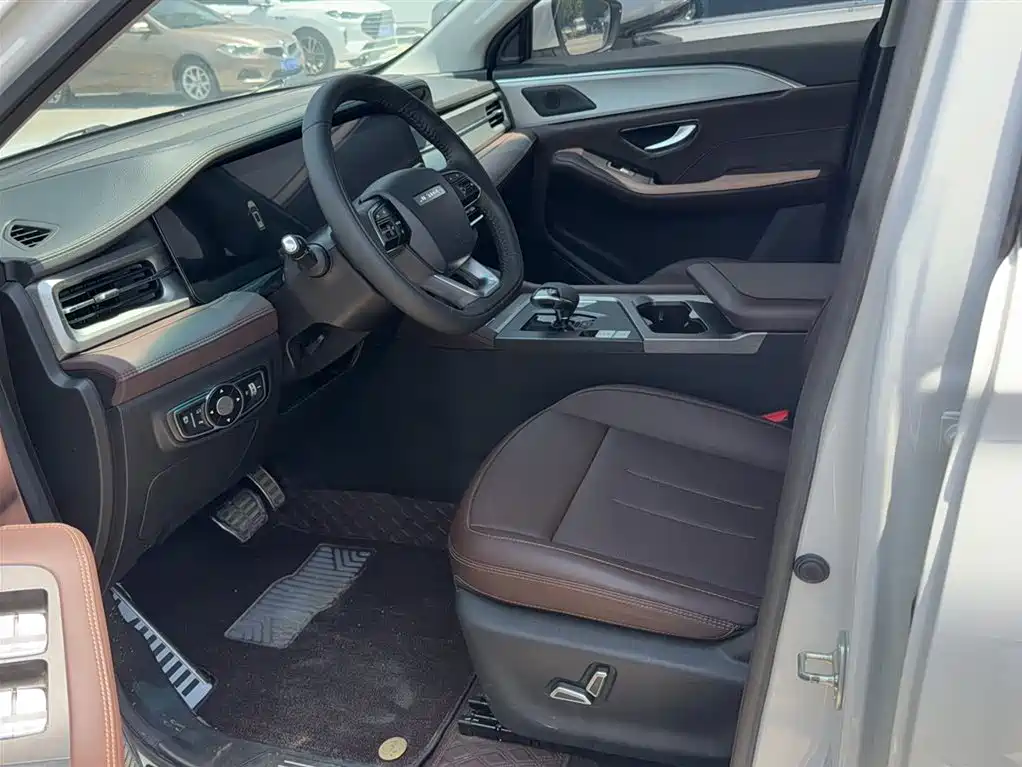 Jetour X90 PLUS 1.6 TD DCT Villa 7-seat