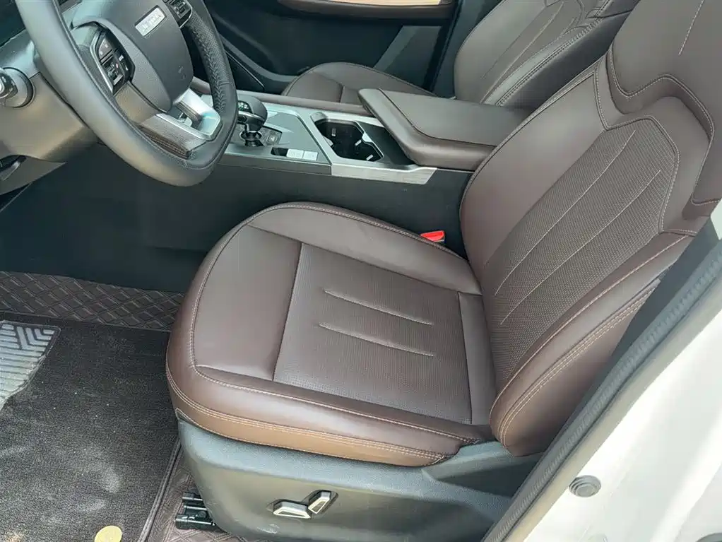 Jetour X90 PLUS 1.6 TD DCT Villa 7-seat