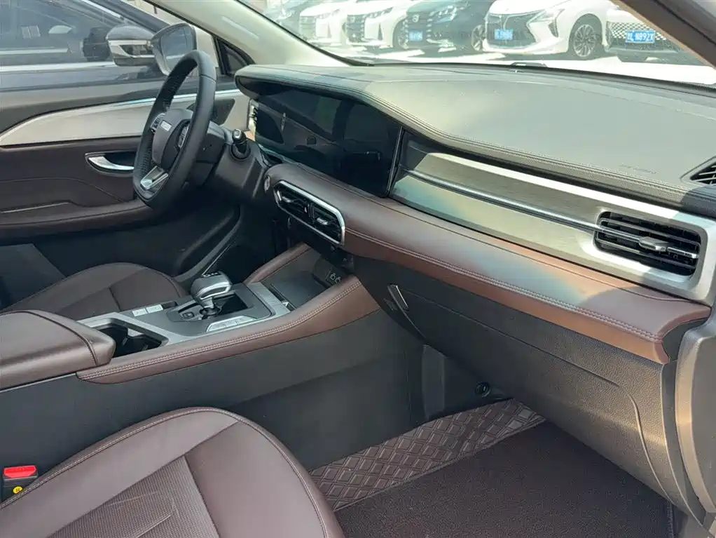 Jetour X90 PLUS 1.6 TD DCT Villa 7-seat
