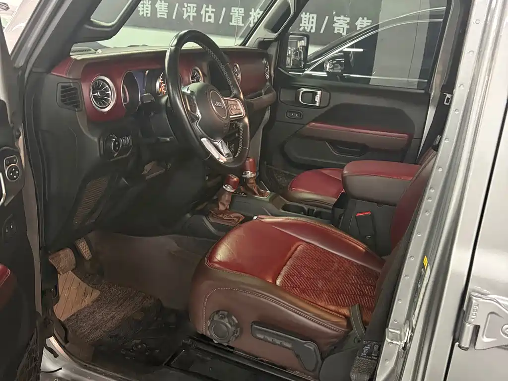 Wrangler 2.0 T Sahara 4-door CN-V