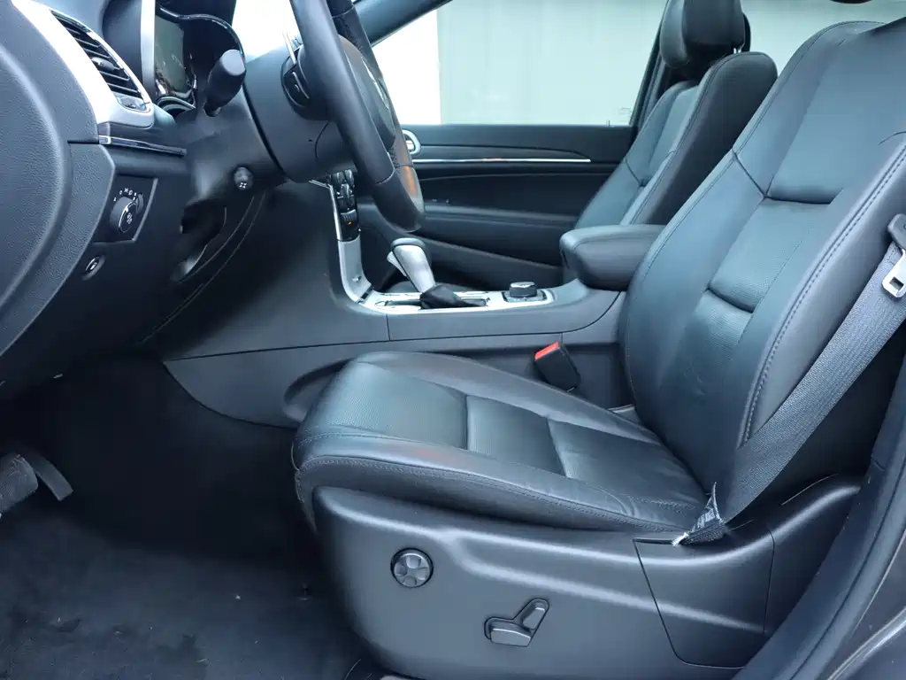 Grand Cherokee (Import) 3.0 L Elite Navigation