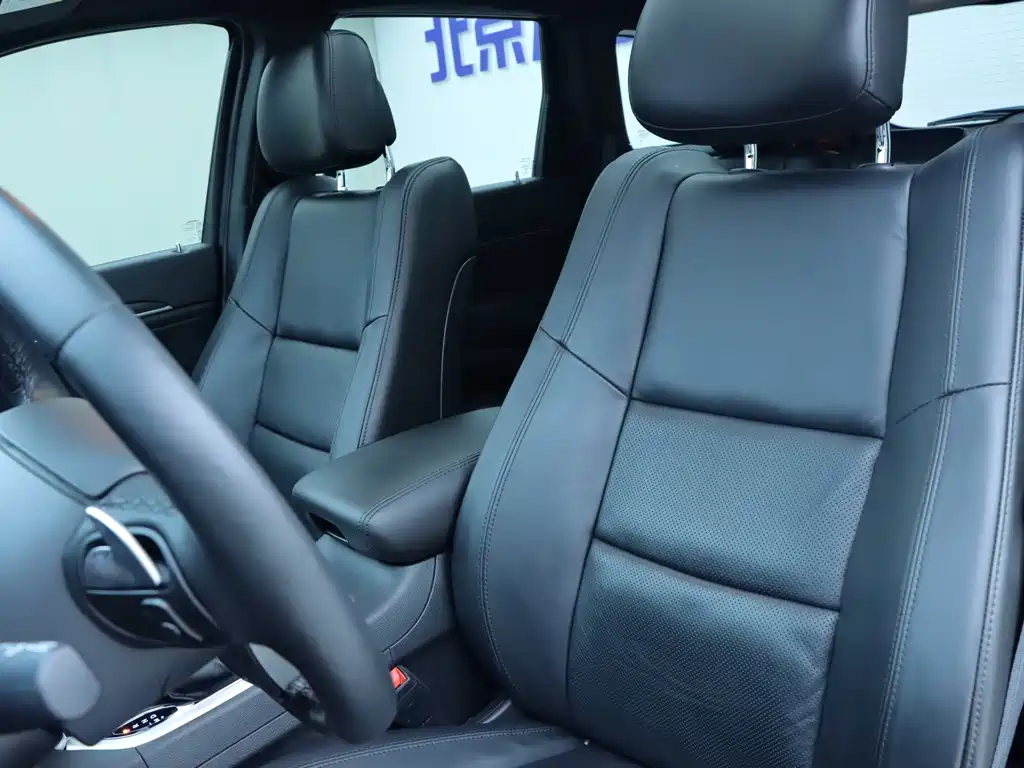 Grand Cherokee (Import) 3.0 L Elite Navigation