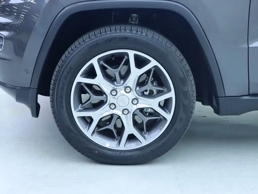 Grand Cherokee (Import) 3.0 L Elite Navigation
