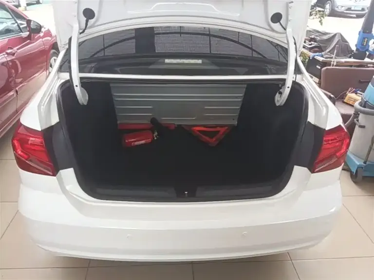 Volkswagen Jetta 1.5 L Auto Fashion