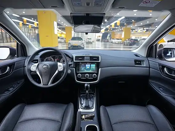 Tiida 1.6 L CVT Smart Travel