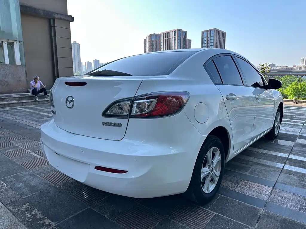 Mazda 3 Star Sedan 1.6 L Auto Elite