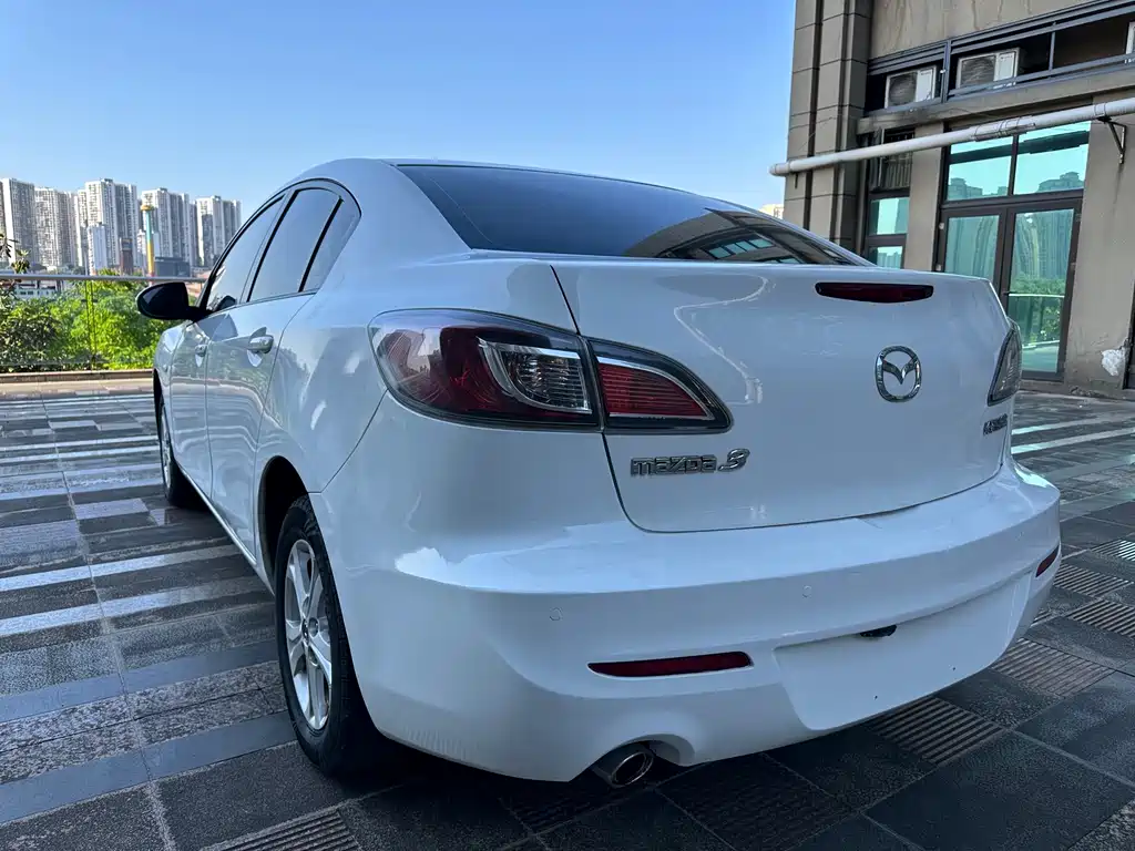 Mazda 3 Star Sedan 1.6 L Auto Elite