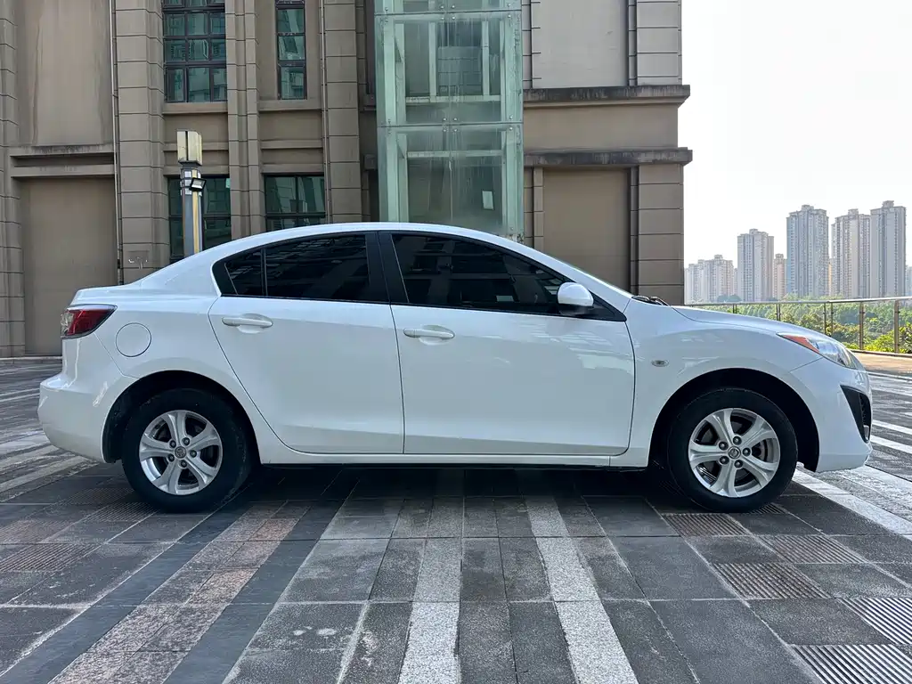 Mazda 3 Star Sedan 1.6 L Auto Elite