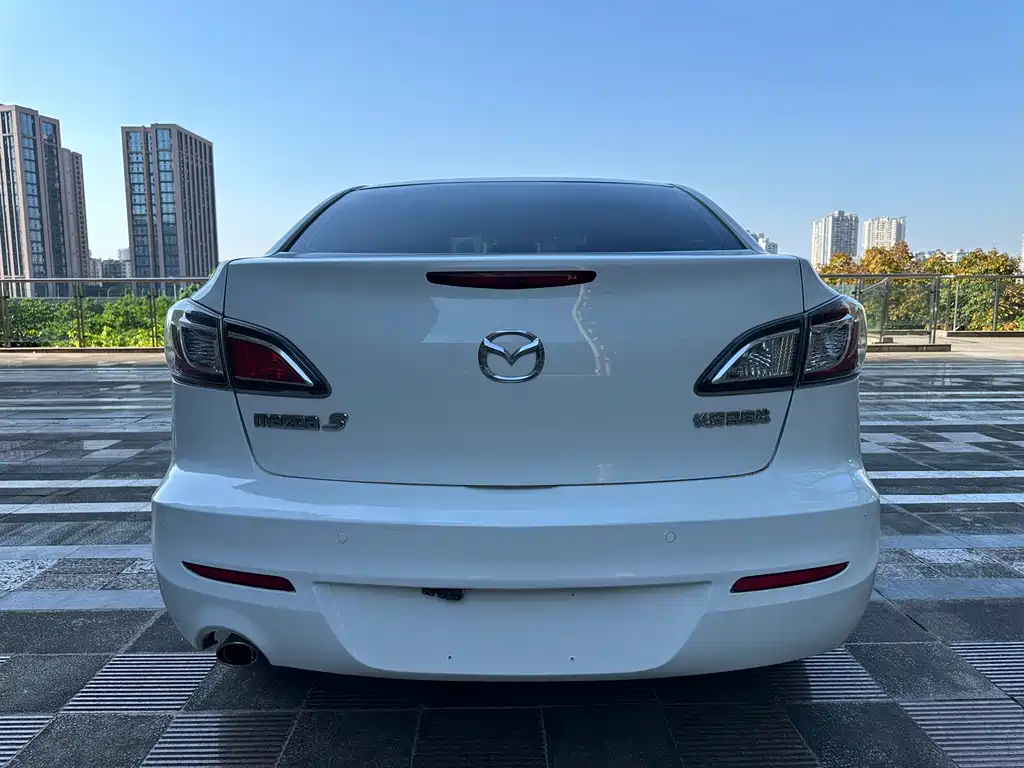 Mazda 3 Star Sedan 1.6 L Auto Elite