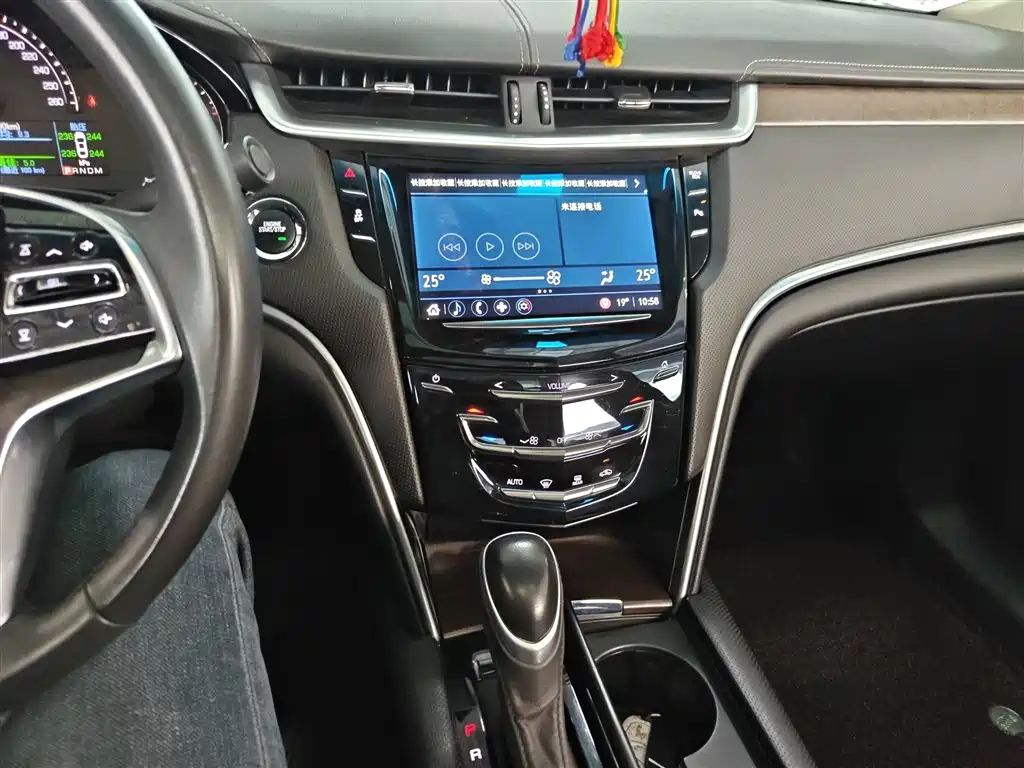 Cadillac XTS 28 T Elite