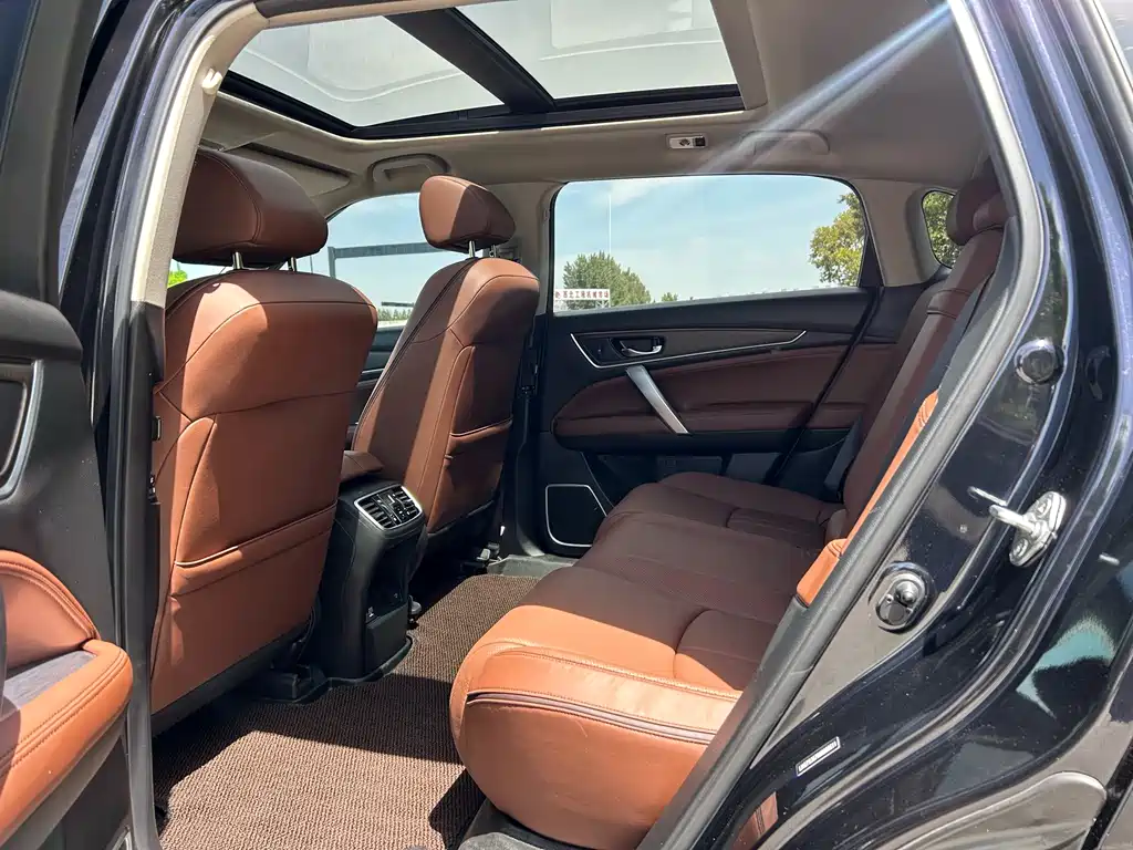 Avancier 370 TURBO 4 WD Premium