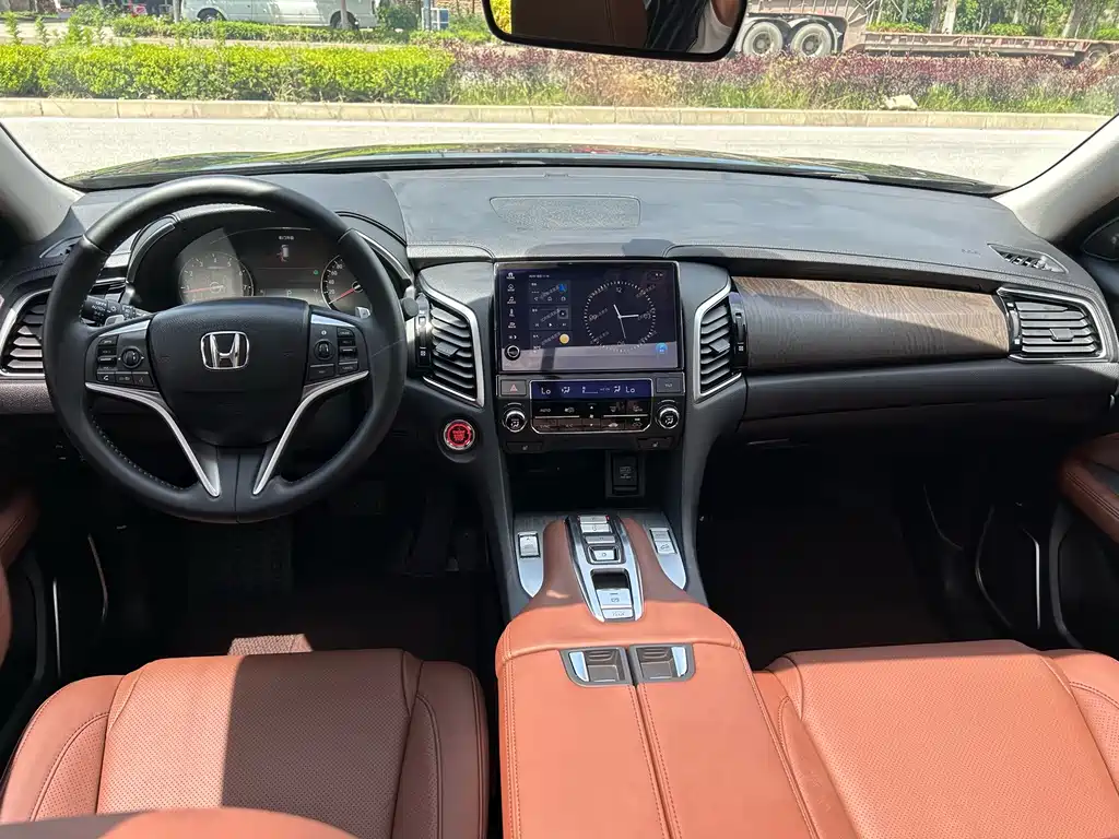 Avancier 370 TURBO 4 WD Premium