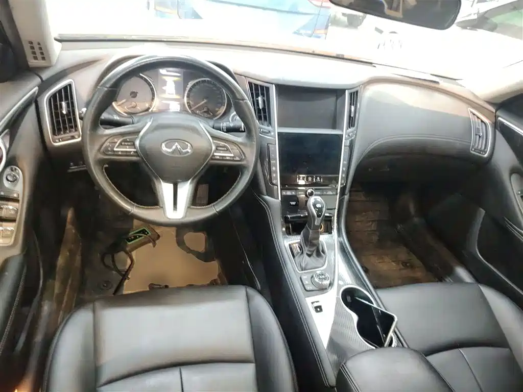 Infiniti Q50 L 2.0 T Comfort CN-VI