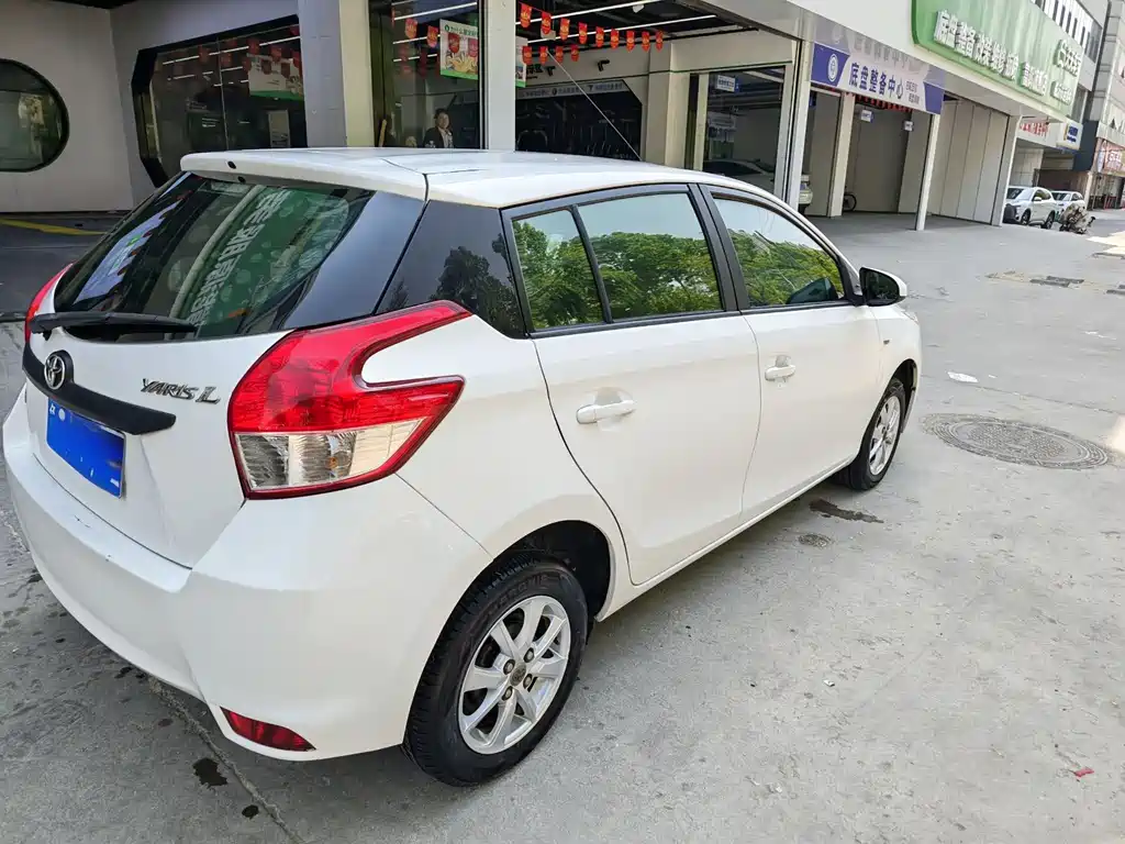 YARiS L Zhixuan 1.3 E Manual Charm Motion
