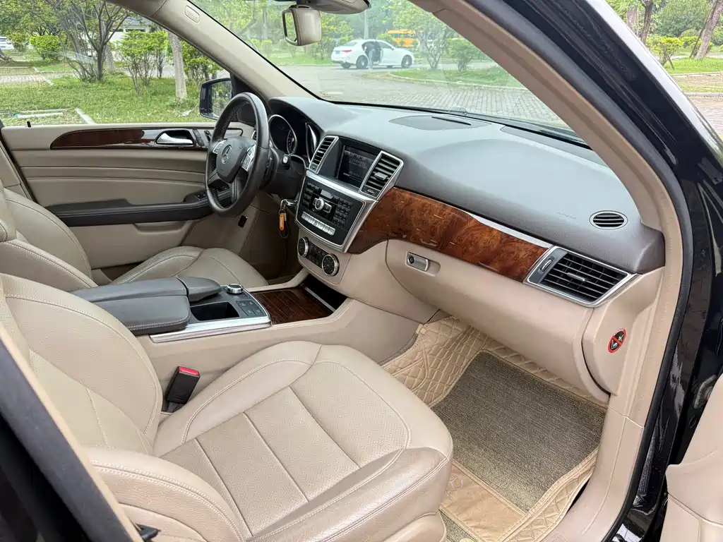 Mercedes-Benz M-Class ML 400 4 MATIC Dynamic