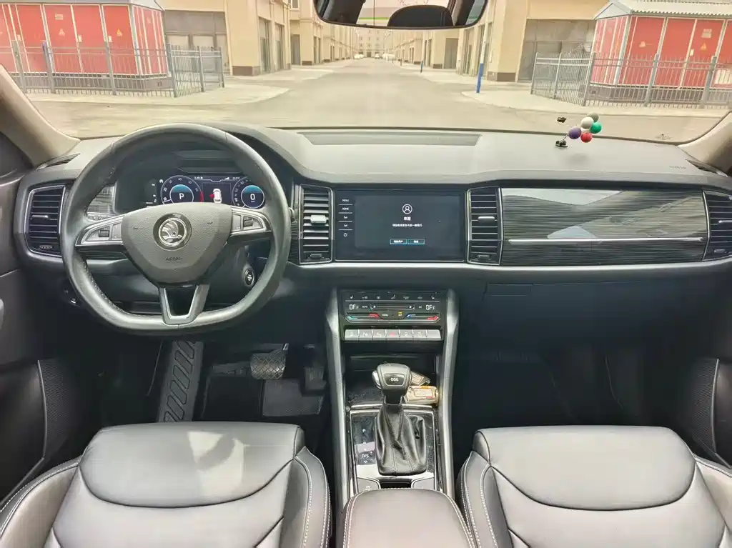 Kodiaq 柯迪亚克 2022款 TSI330 5座两驱奢享版