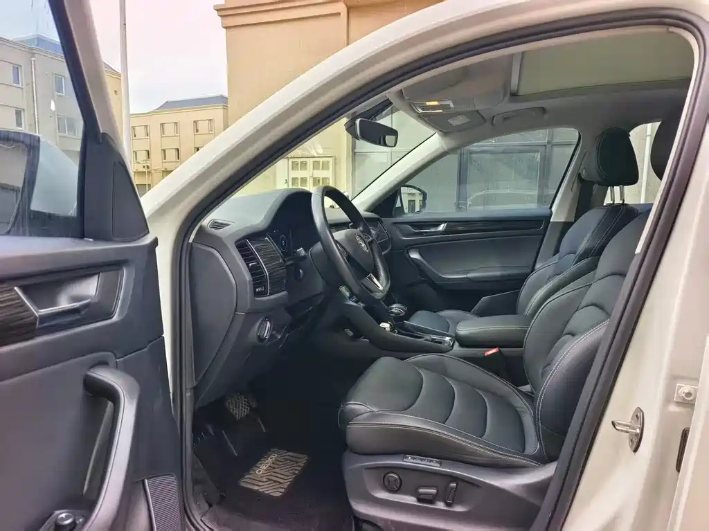 Kodiaq 柯迪亚克 2022款 TSI330 5座两驱奢享版